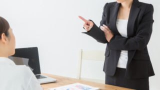 仕事を教えない先輩の心理とは?教えてもらえないときの対処法とは?